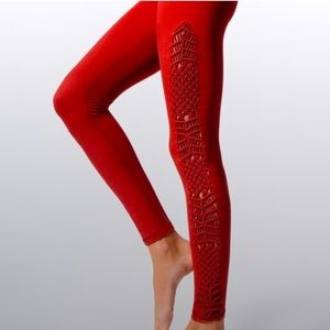 Carbon 38 Tanjug legging and Seninyak bra Set